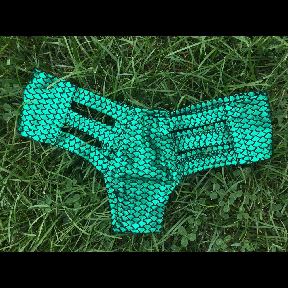 Bikini bottoms / Rave bottoms